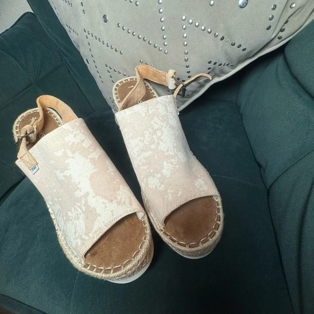 Toms Beige Floral Wedge Sandals